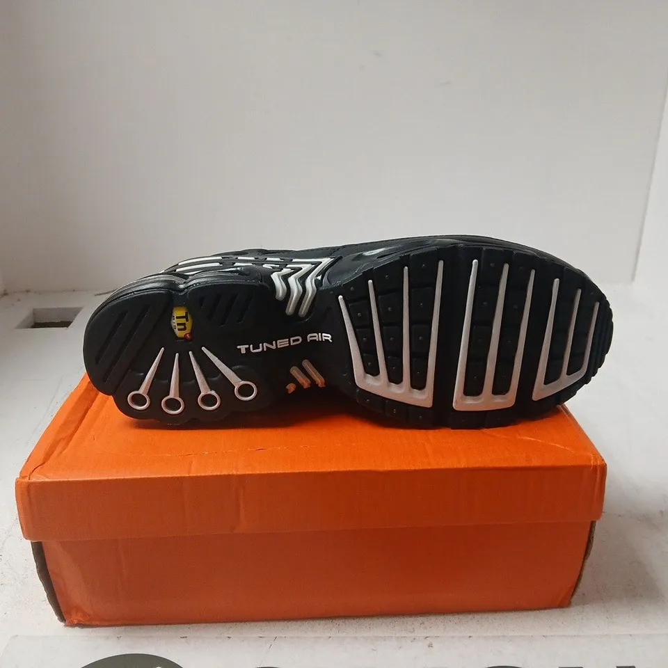 NIKE AIR MAX PLUS III UK 10