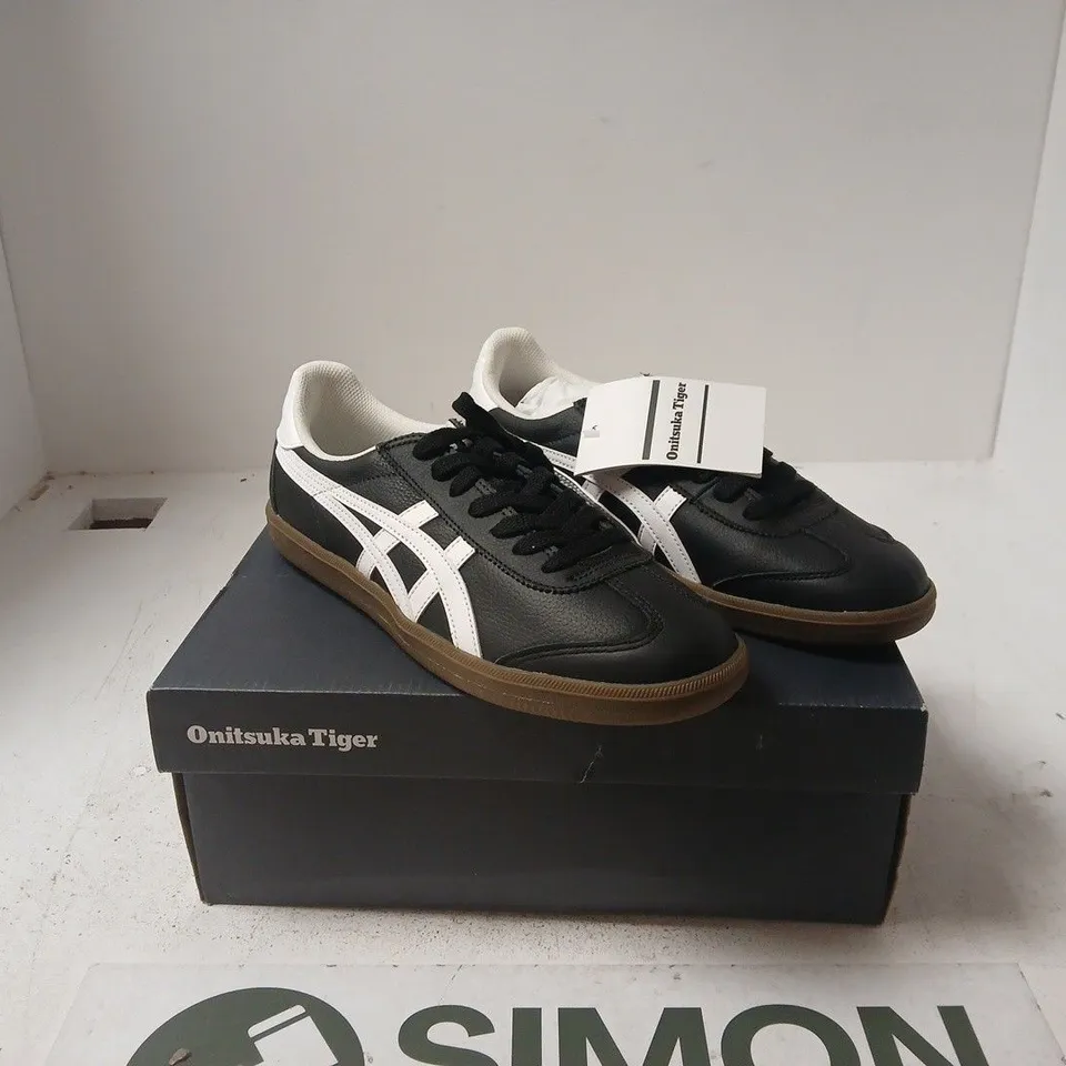 ONITSUKA TIGER TOKUTEN BLACK WHITE UK 7.5 BOXED
