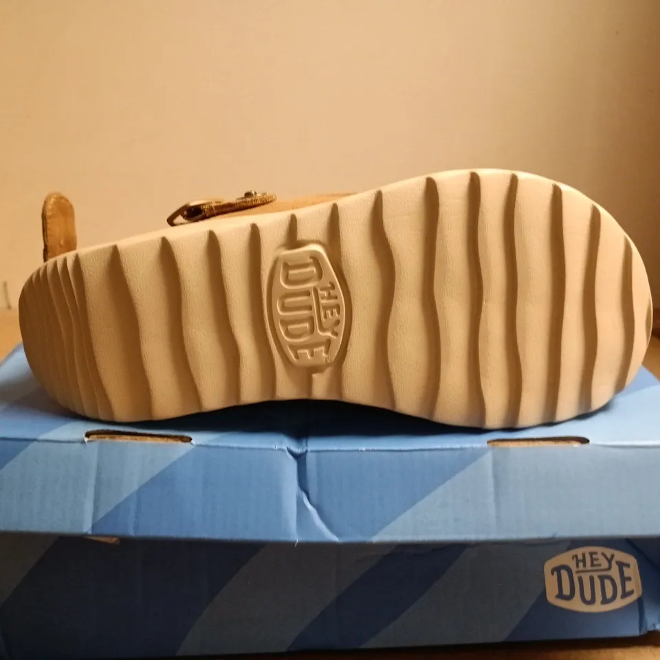 BOXED PAIR OF HEY DUDE DELRAY CLOG SUEDE – TAN, WOMEN'S UK4 (US6, EU37)