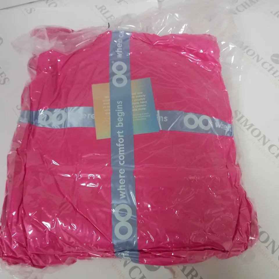 SEALED PINK THE OODIE HOODED BLANKET - SIZE UNSPECIFIED