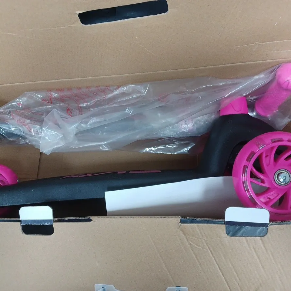 BOXED EVO ECLIPSE LIGHT UP SCOOTER 