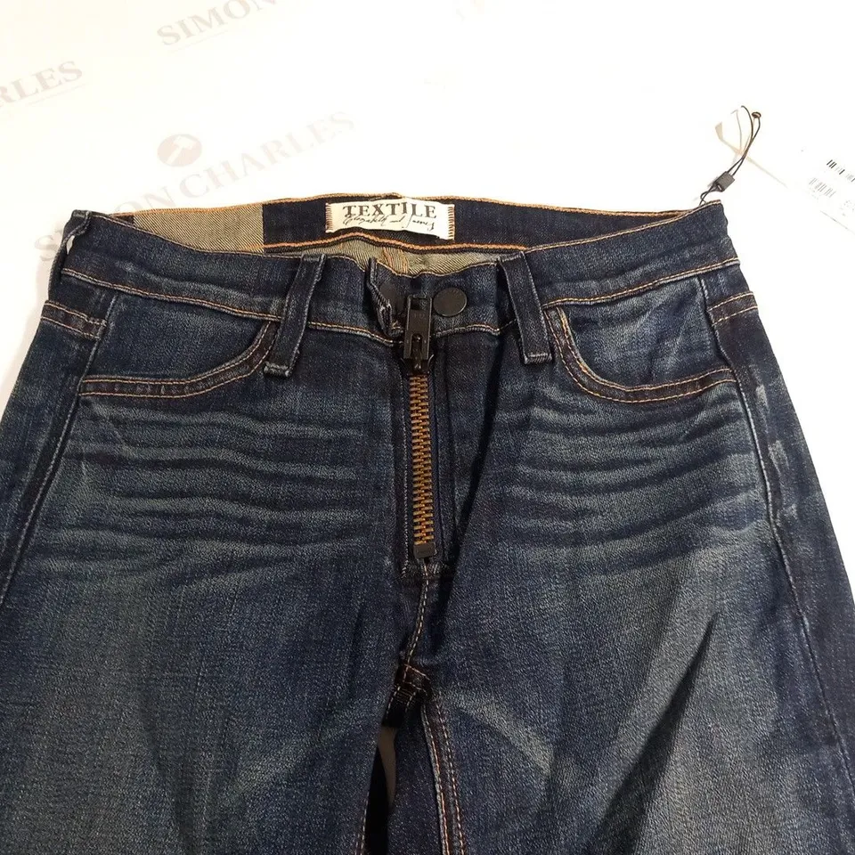 TEXTILE ELIZABETH AND JAMES JOHNNY BLUE PANTS SIZE 26