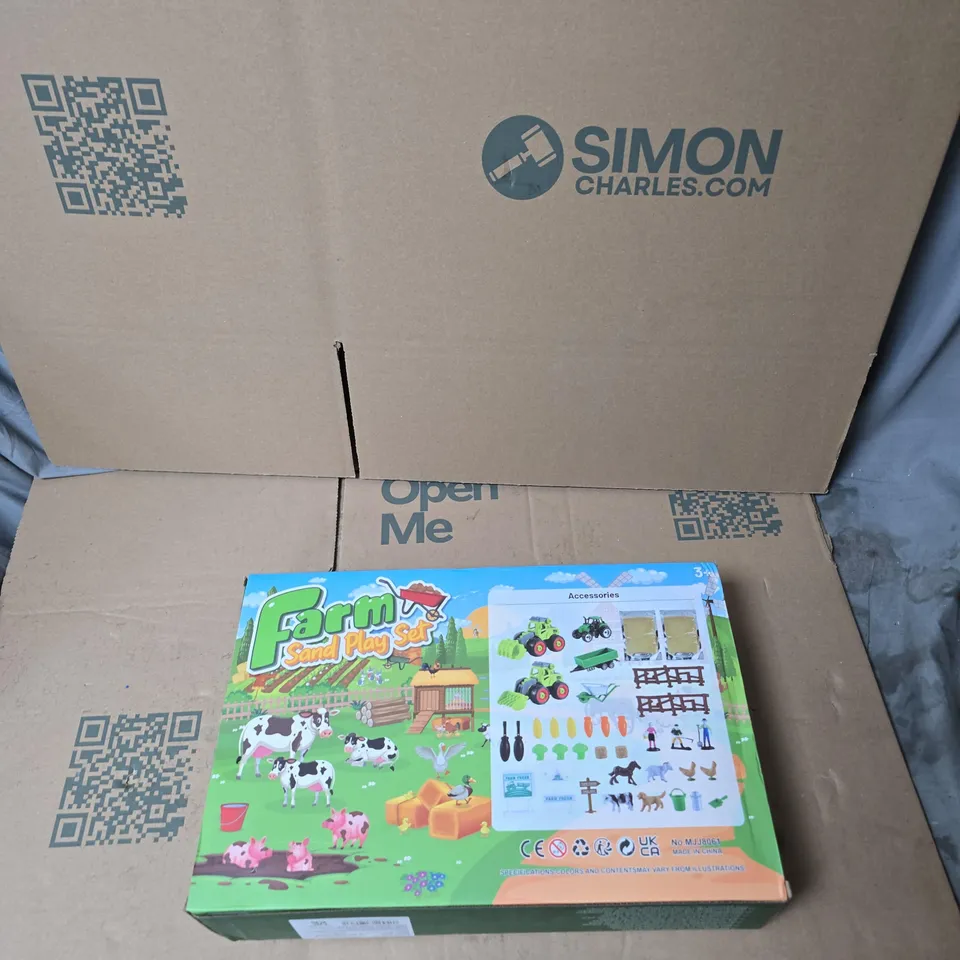 FARM SAND PLAY SET – BOXED
