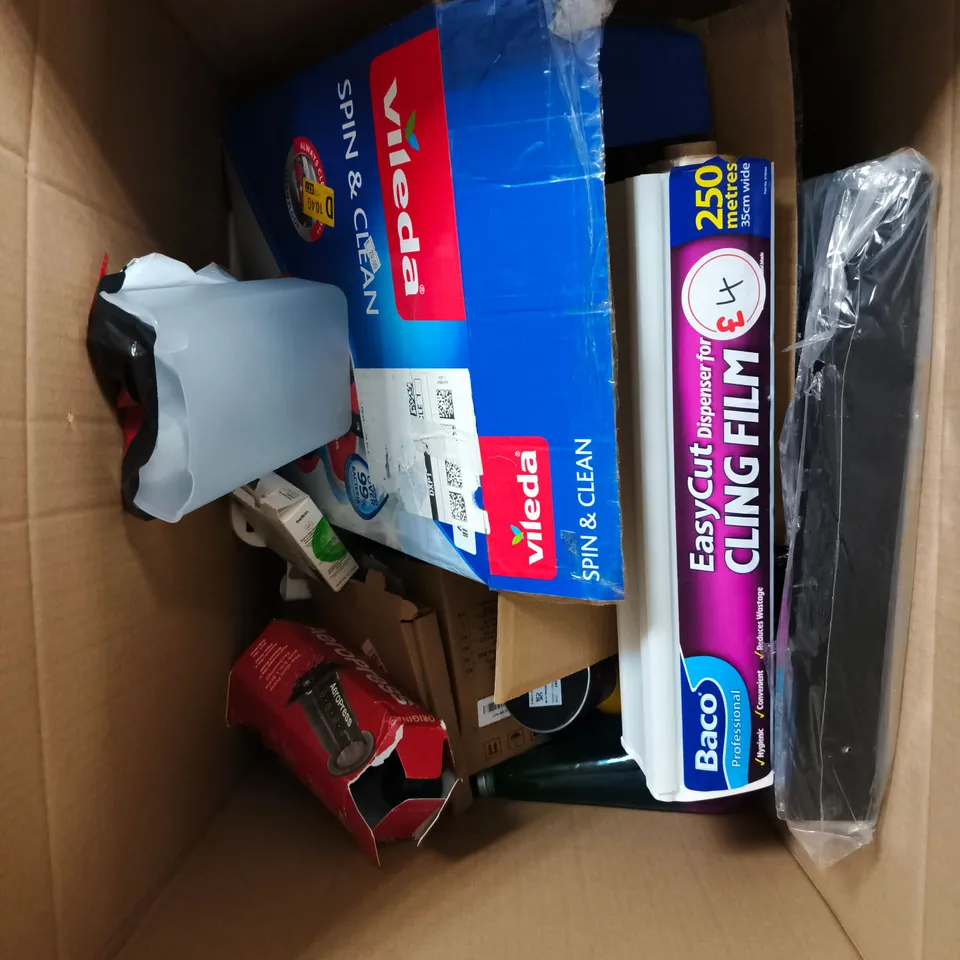 APPROXIMATELY 10 ASSORTED HOUSEHOLD PRODUCTS TO INCLUDE LED BULB, PIZZA PAN, CLING FILM ETC