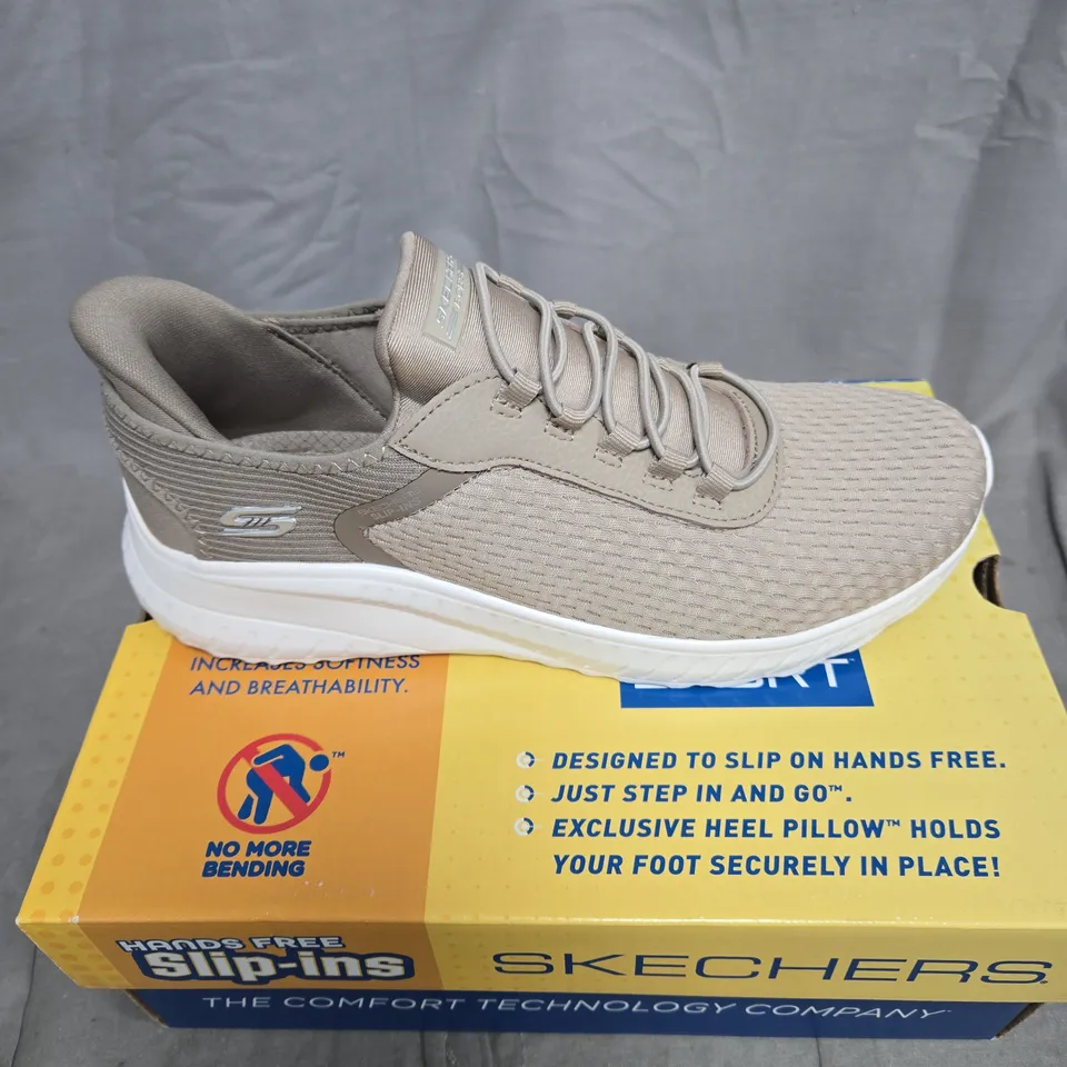 SKECHERS SLIP INS SIZE 6 BOXED