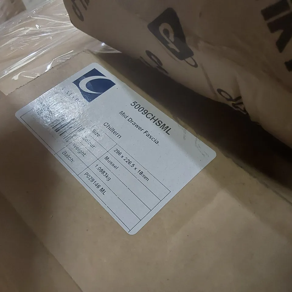 PALLET CONTAINING A VERY LARGE QUANTITY OF FURNITURE PANELS AND OTHER ASSORTED ITEMS