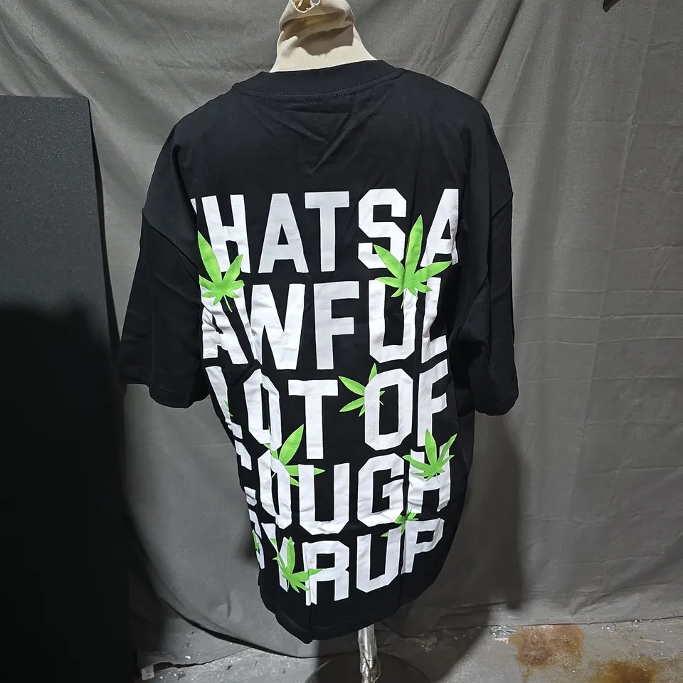 BLACK T-SHIRT WITH GRAPHIC TEXT 'THAT'S A AWFUL LOT OF COUGH SYRUP' BY DESTO DUBB – SIZE L