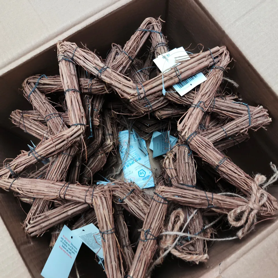 APPROXIMATELY 24 GISELA GRAHAM MINI STAR WREATHS
