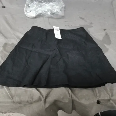 ABERCROMBIE & FITCH BLACK SKIRT