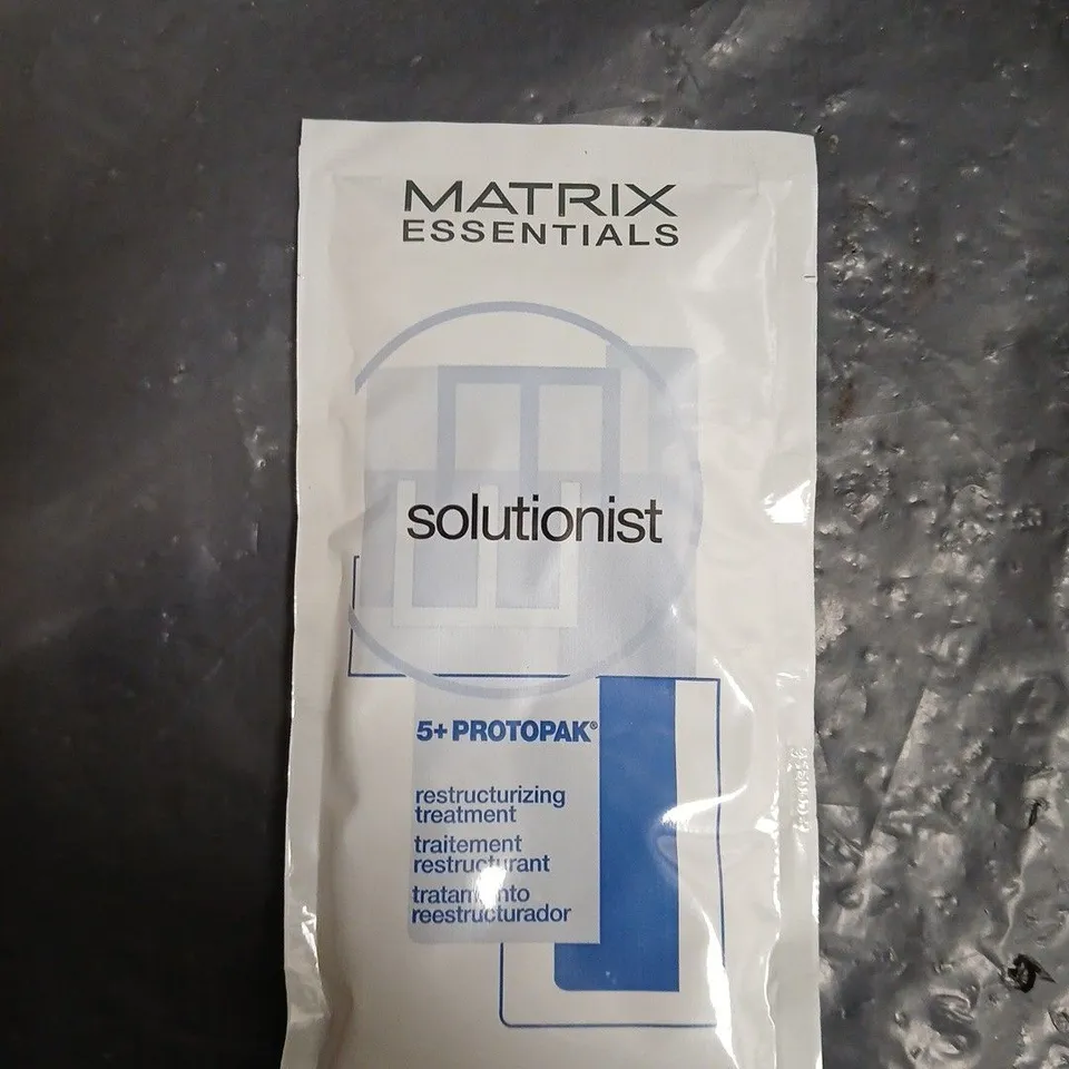 APPROXIMATELY 100 SACHETS OF MATRIX ESSENTIALS SOLUTIONIST RESTRUCTURING CREAMS - 28G
