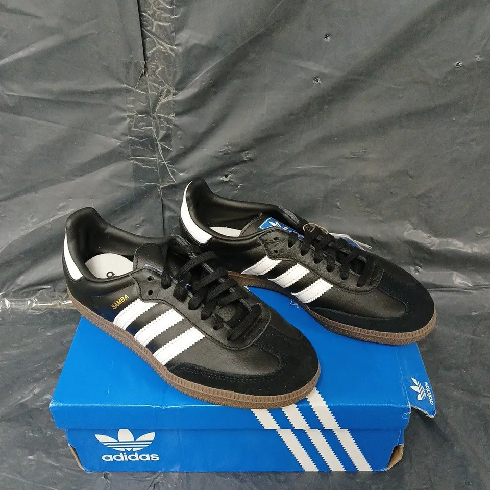 BOXED PAIR OF ADIDAS SAMBA OG BLACK UK 5