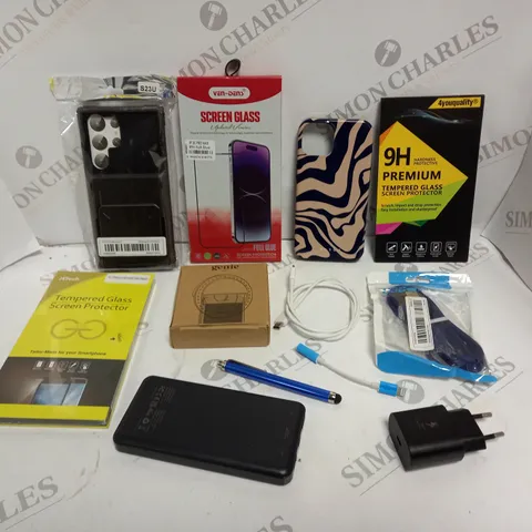 APPROXIMATELY 30 ASSORTED SMARTPHONE & TABLET ACCESSORIES TO INCLUDE CASES, CHARGING CABLES, USB PLUGS ETC