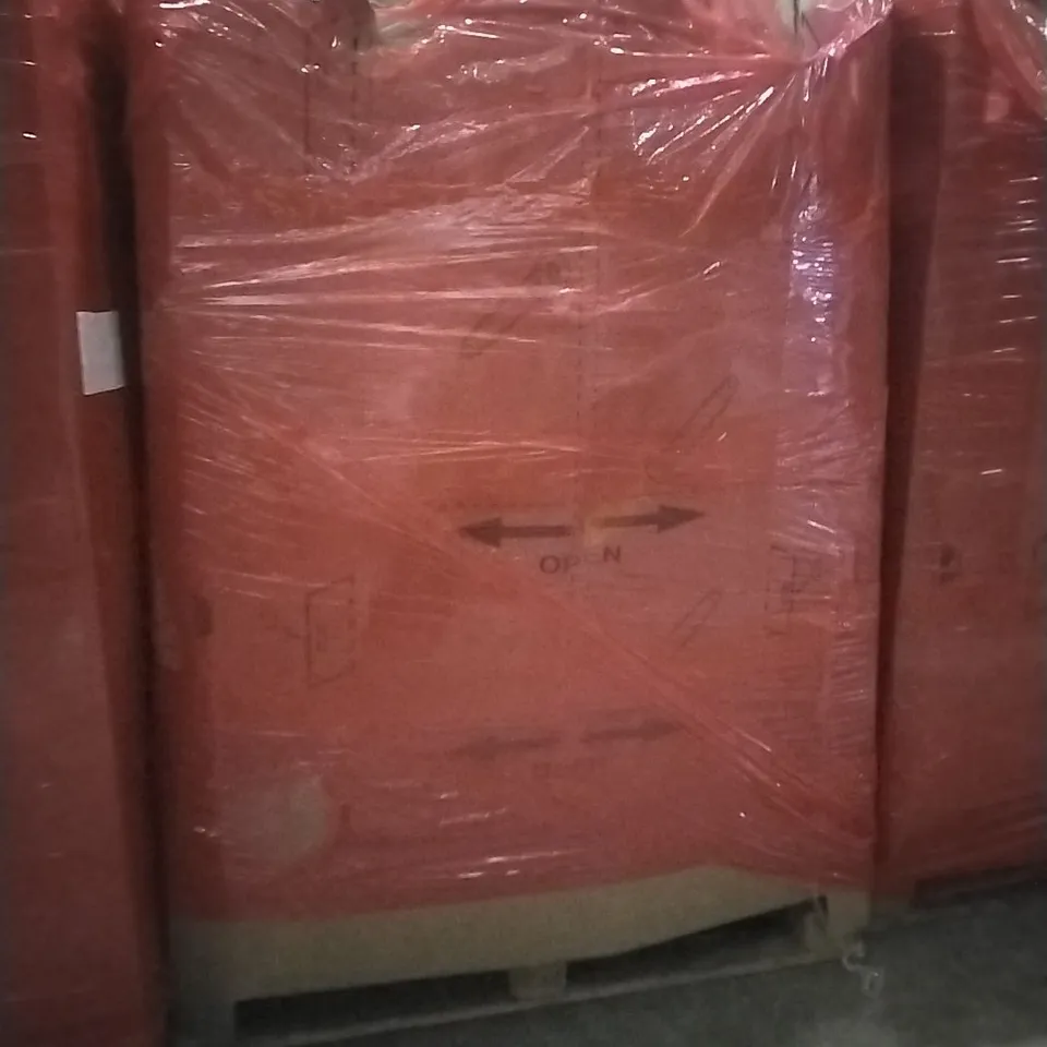 PALLET OF ASSORTED ITEMS INCLUDING - CAT LITTER BOX RAMP