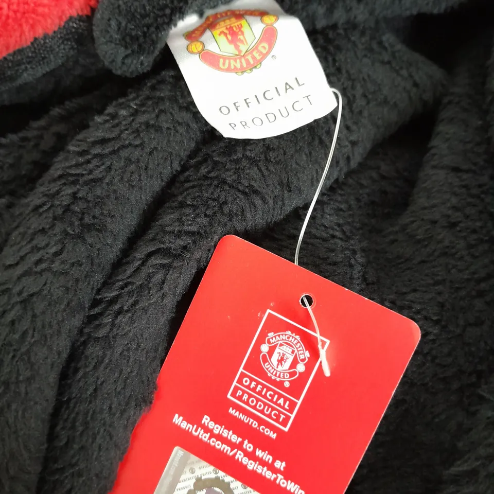 MANCHESTER UNITED OFFICIAL DRESSING GOWN IN BLACK AND RED SIZE XL