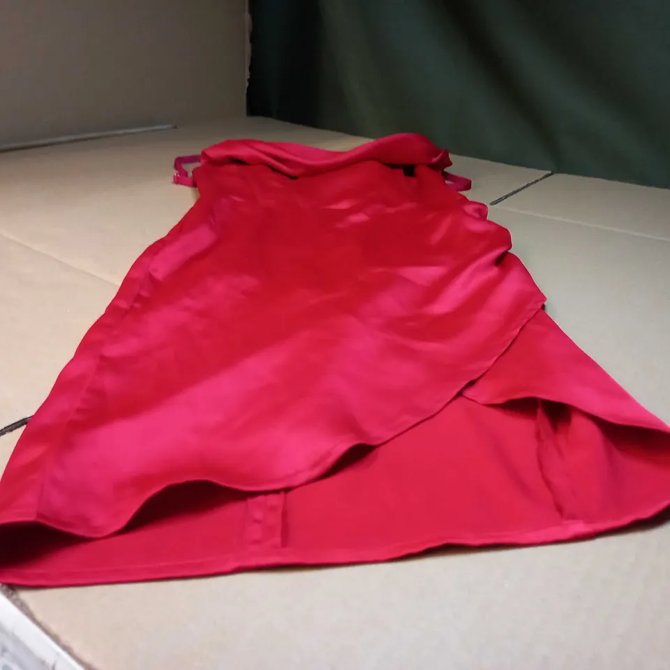 DESIGNER RED SATIN FORM FITTING MINI DRESS 