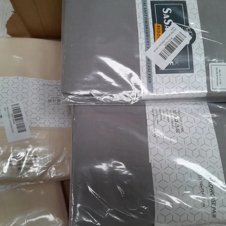 BOX OF APPROXIMATELY 15 ASSORTED SASA CRAZE BEDDING ITEMS IN VARIOUS STYLES AND COLOURS