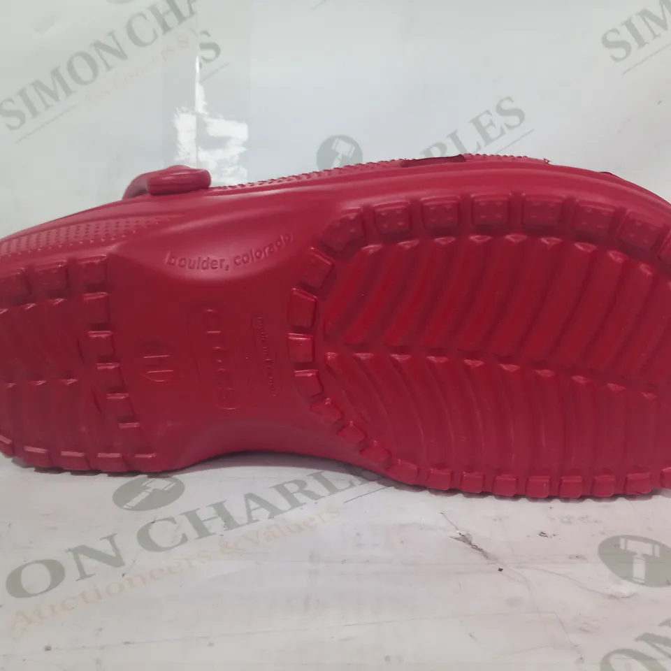 PAIR OF CROCS CLASSIC CLOGS IN RED UK SIZE M10/W11