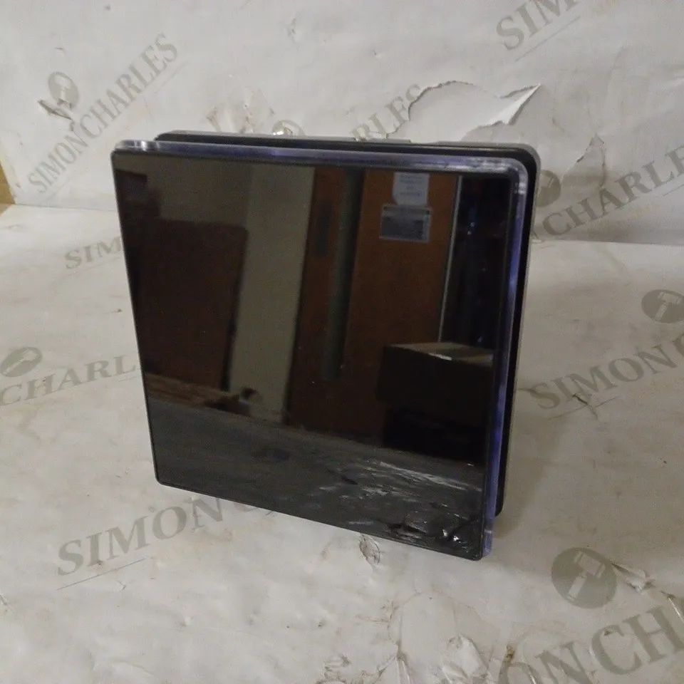 KNIGHTSBRIDGE 100MM/4" LED BACKLIT EXTRACTOR FAN