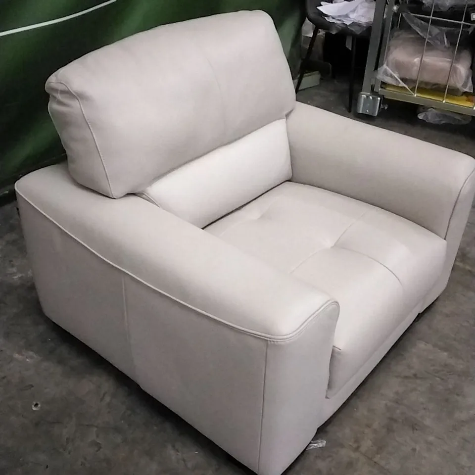 QUALITY ITALIAN DESIGNER MARCOS WHITE GREY LEATHER ARMCHAIR