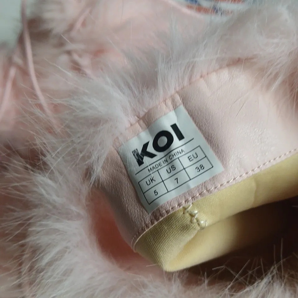 UK 5 KOI ' PINK FUR-TRIM WINTER BOOTS (EU 38; US 7)