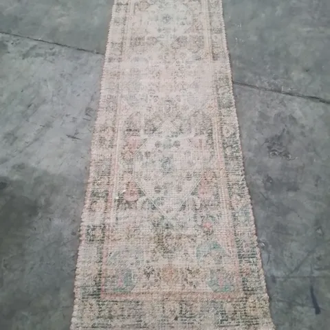 QUALITY DESIGNER AREA RUG - APPROXIMATELY 230X64CM