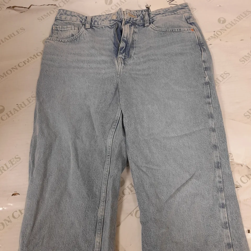ZARA STRAIGHT FIT HIGH RISE LIGHT DENIM JEANS - 40 EUR