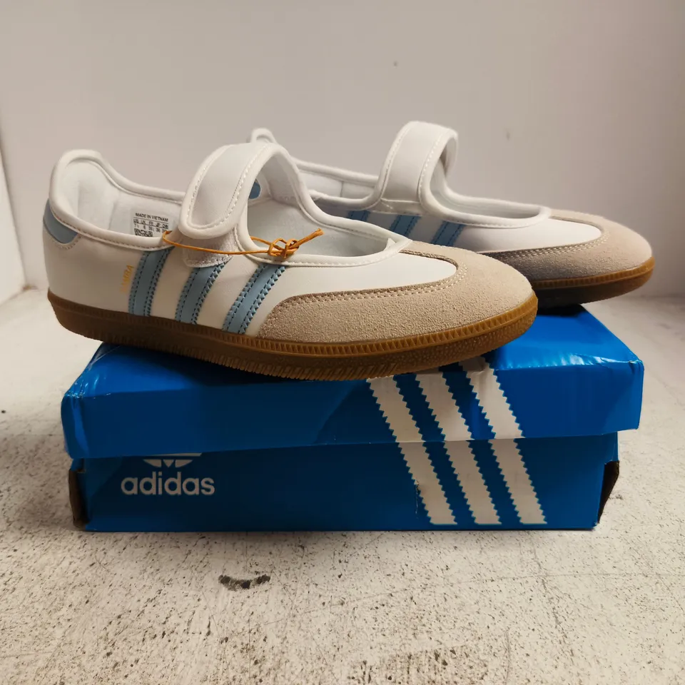 BOXED PAIR OF ADIDAS SAMBA JANE WOMEN'S SHOES IN WHITE/BLUE SIZE 6