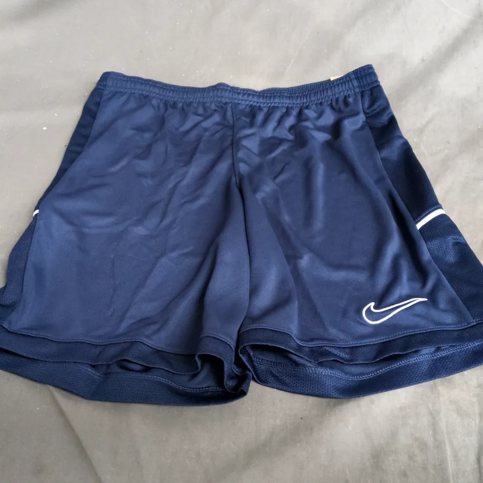 NIKE NAVY ATHLETIC SHORTS - SIZE M