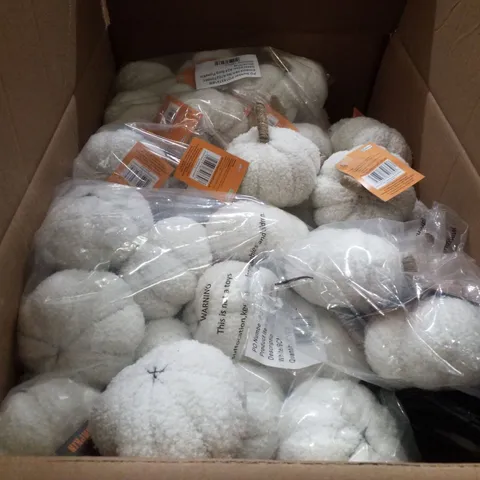 PALLET CONTAINING ASSORTED HALLOWEEN PRODUCTS & DECORATIONS INCLUDING FELT PUMPKINS & MACHE HAUNTED HOUSE