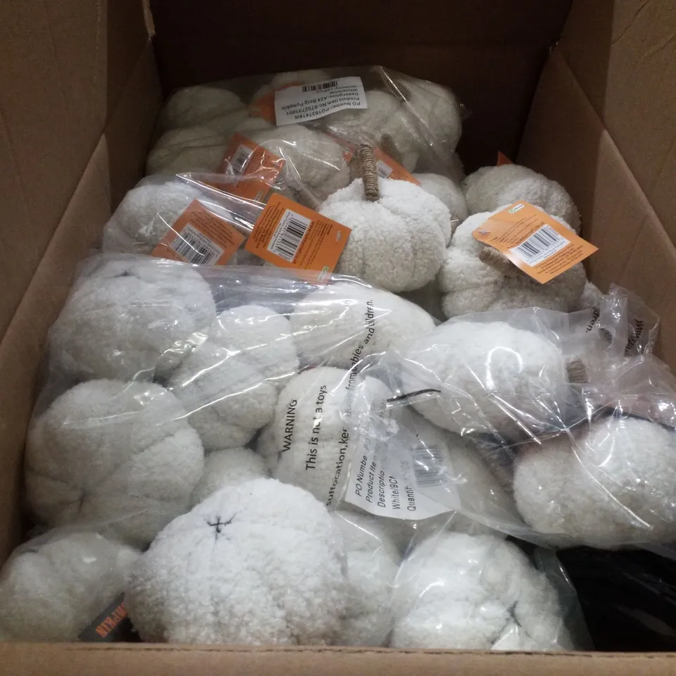 PALLET CONTAINING ASSORTED HALLOWEEN PRODUCTS & DECORATIONS INCLUDING FELT PUMPKINS & MACHE HAUNTED HOUSE