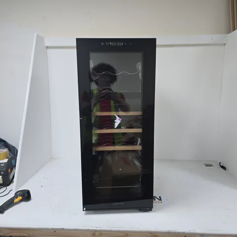 KLARSTEIN WINE COOLER – BLACK GLASS DOOR, 50L CAPACITY