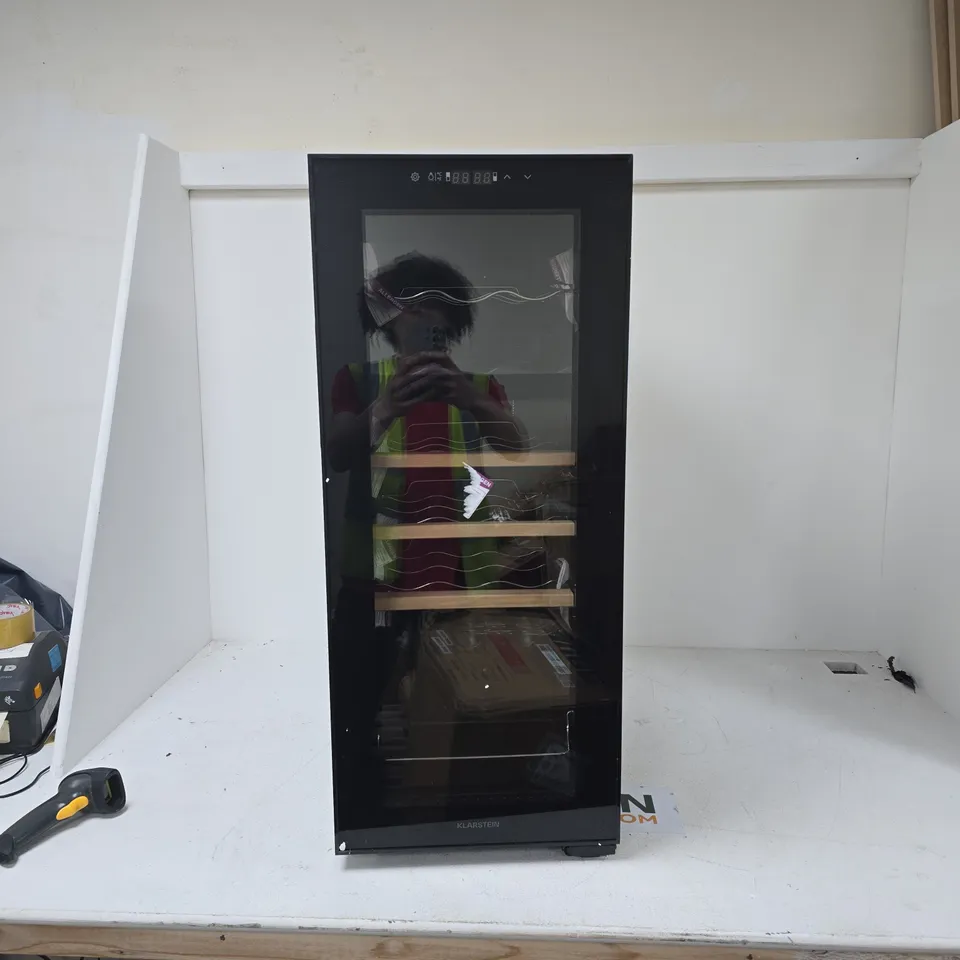 KLARSTEIN WINE COOLER – BLACK GLASS DOOR, 50L CAPACITY