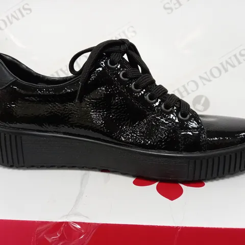 BOXED PAIR OF RIEKER TRAINERS WITH ZIP IN BLACK UK SIZE 5