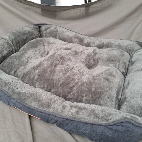 CRUFTS KENNEL CLUB LARGE BOLSTER BED 