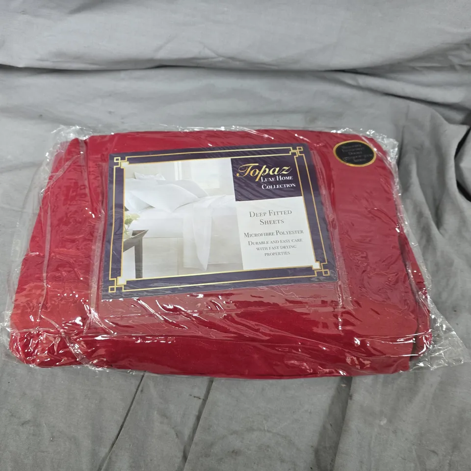 BOX OF APPROX 30 DEEP FITTED SHEETS IN VARIOUS COLOURS