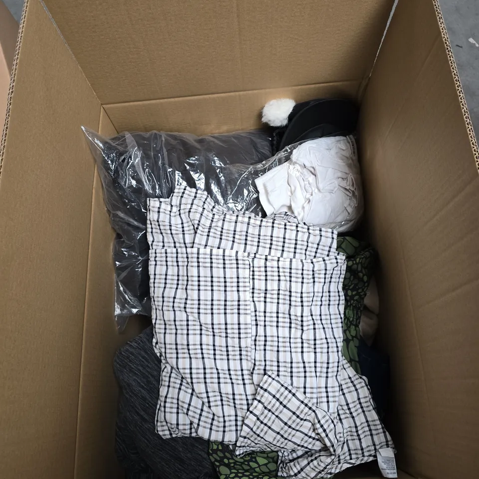 BOX OF APPROXIMATELY 25 ASSORTED CLOTHING ITEMS INCLUDING SLOGGI COTTON BRIEFS, JENERIQUE LARGE GREEN PATTERN TOP, BLUE DENIM JEANS SIZE 10 AND MOUNTAIN WAREHOUSE PATTERN FLEECE TOP XL