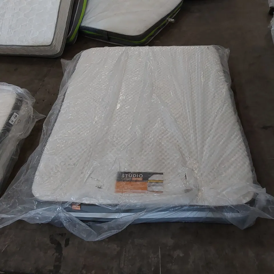 QUALITY BAGGED SILENTNIGHT STUDIO 4'6" DOUBLE MEMORY MATTRESS 