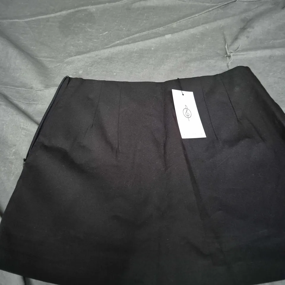 STRADIVARIUS LADIES BLACK MINI SKIRT SIZE S