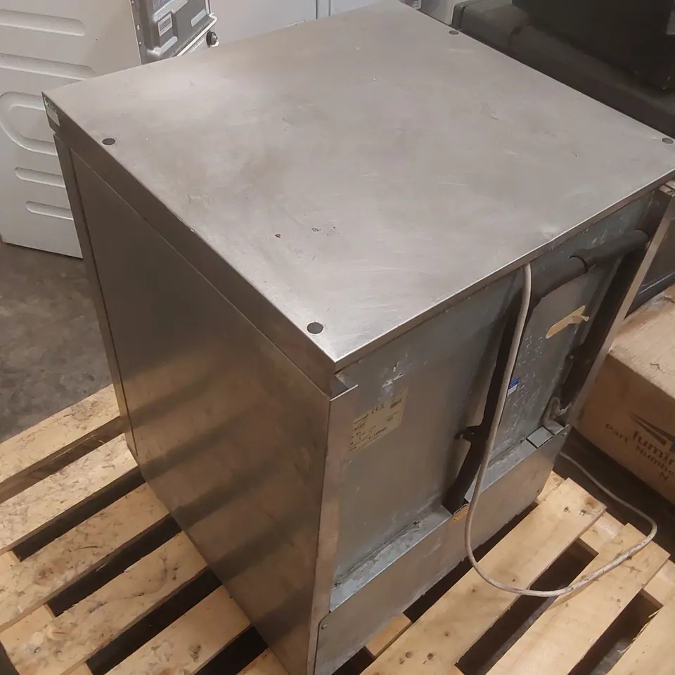 WILLIAMS LA135SA R1 135-LITRE COMMERCIAL UNDERCOUNTER FREEZER