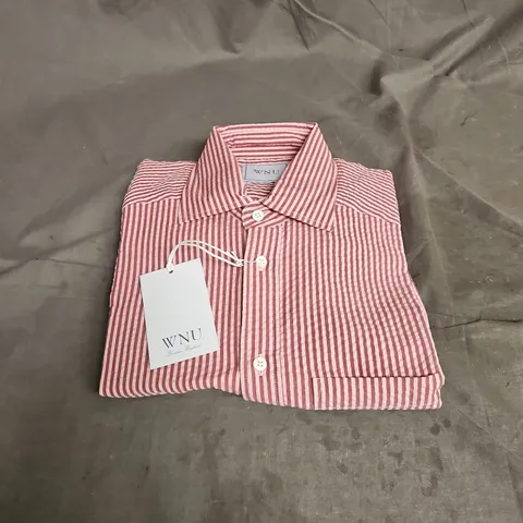 WNU THE WEEKEND SEERSUCKER SHIRT IN PINK AND BERRY STRIPE SIZE M