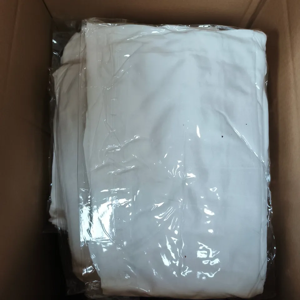 APPROXIMATELY 10 TOPAZ LUXE HOME COLLECTION DEEP FITTED SHEETS