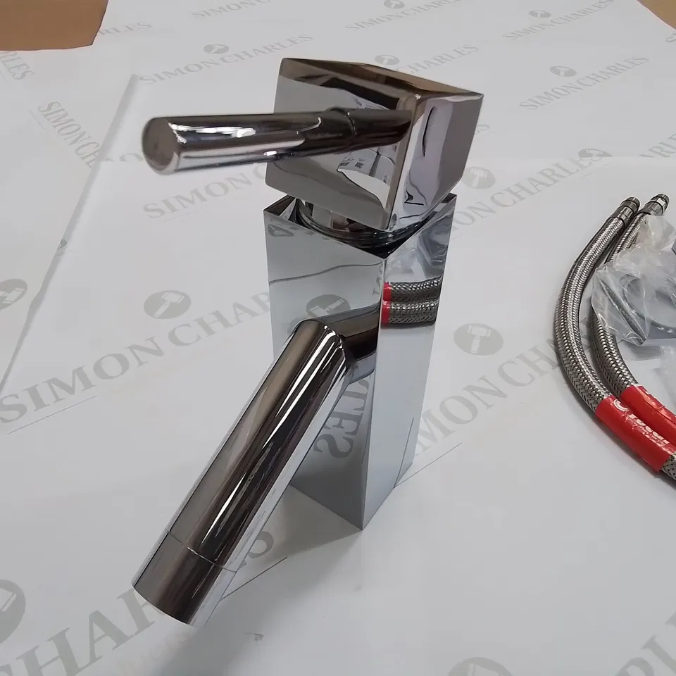 BOXED VELDEAU HAMPTON M/BLOCK BASIN TAP WITH CLICK WASTE IN CHROME - 235X155X135MM