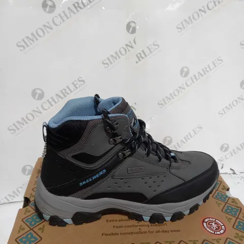 SKECHERS BLACK/GREY/BLUE HIKING BOOTS SIZE 6