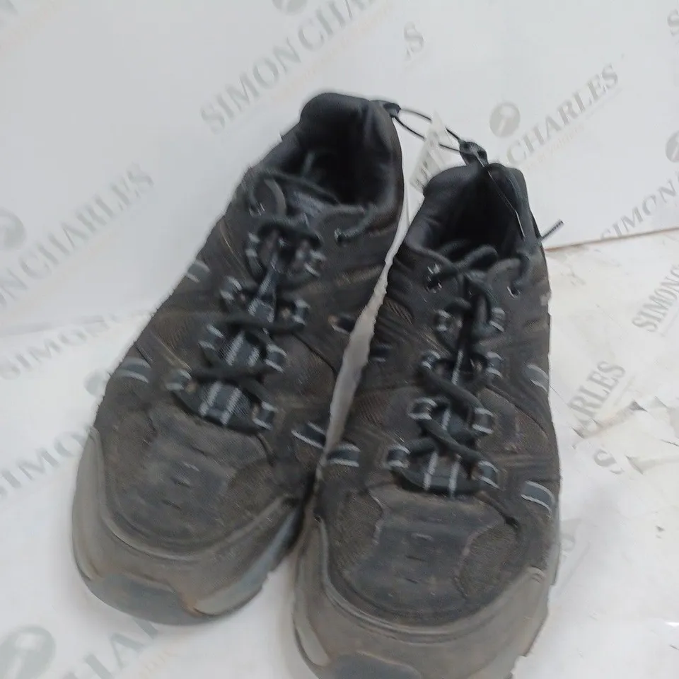 PAIR OF SKECHERS MEN'S CROSSBAR OUTDOOR SHOE TRAINER  BLACK UK 10