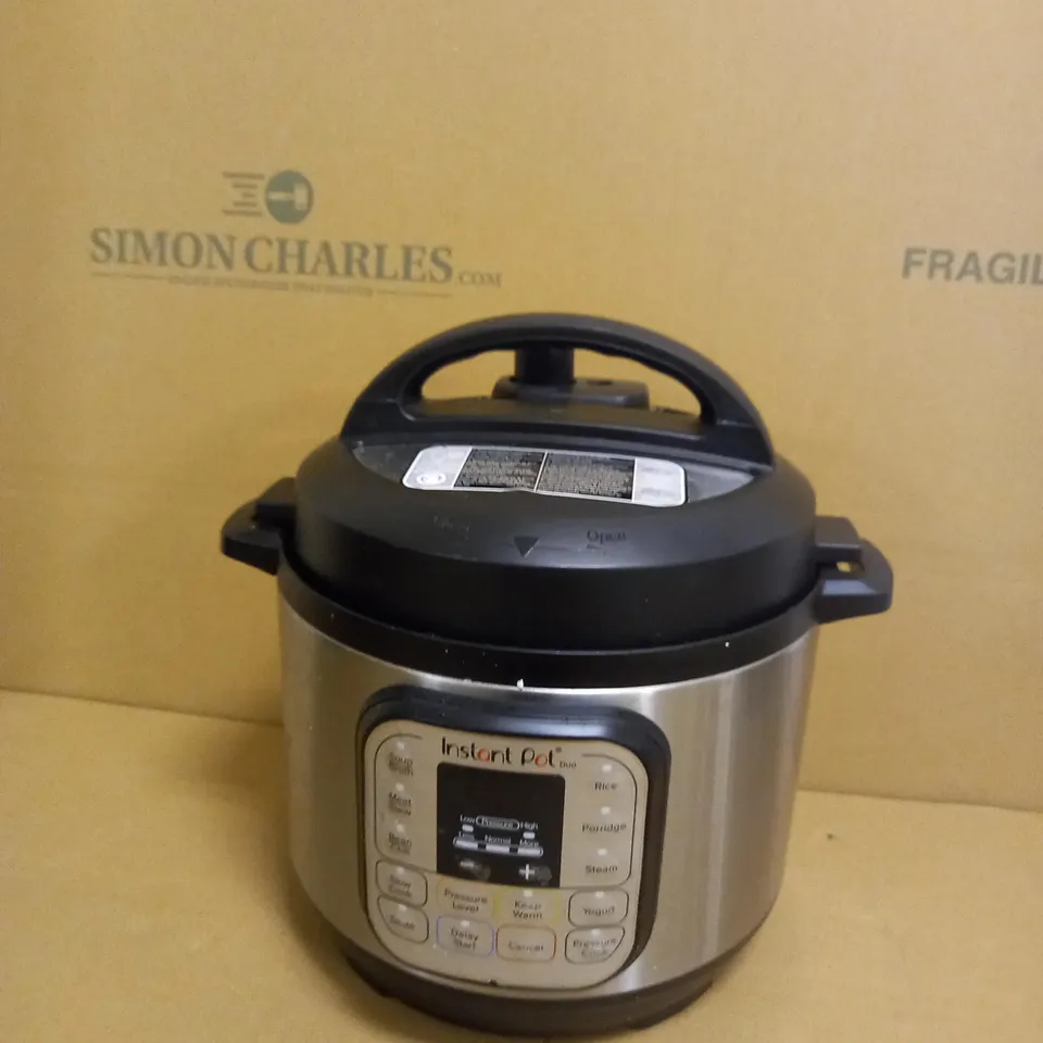INSTANT POT DUO MINI PRESSURE COOKER