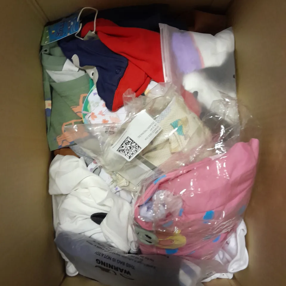 APPROXIMATELY 20 ASSORTED CHILDRENS CLOTHING PRODUCTS IN AGES RANGING FROM 0-5YRS 