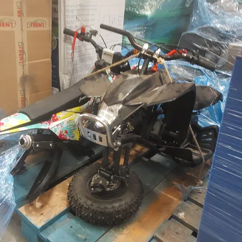 PALLET CONTAINING MINI DIRT BIKE AND MINI QUAD BIKE PARTS