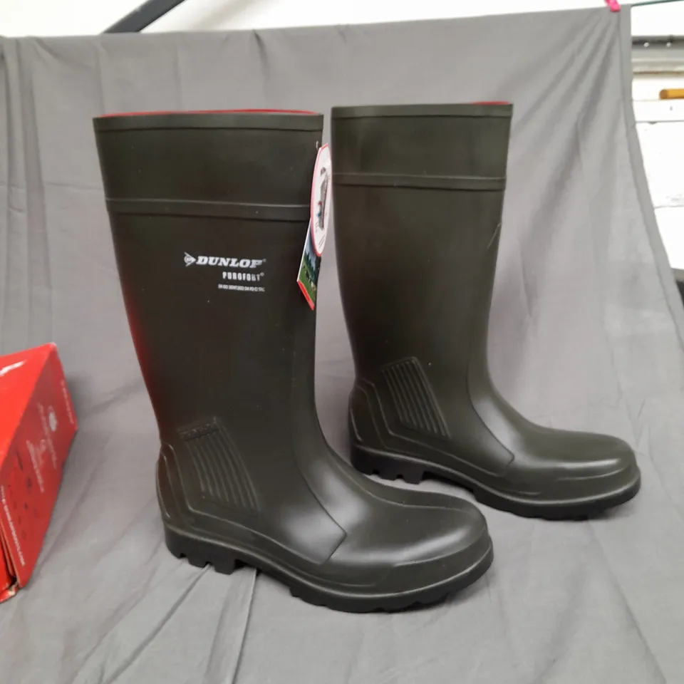 BOXED PAIR OF DUNLOP PUROFORT PROFESSIONAL UK 12