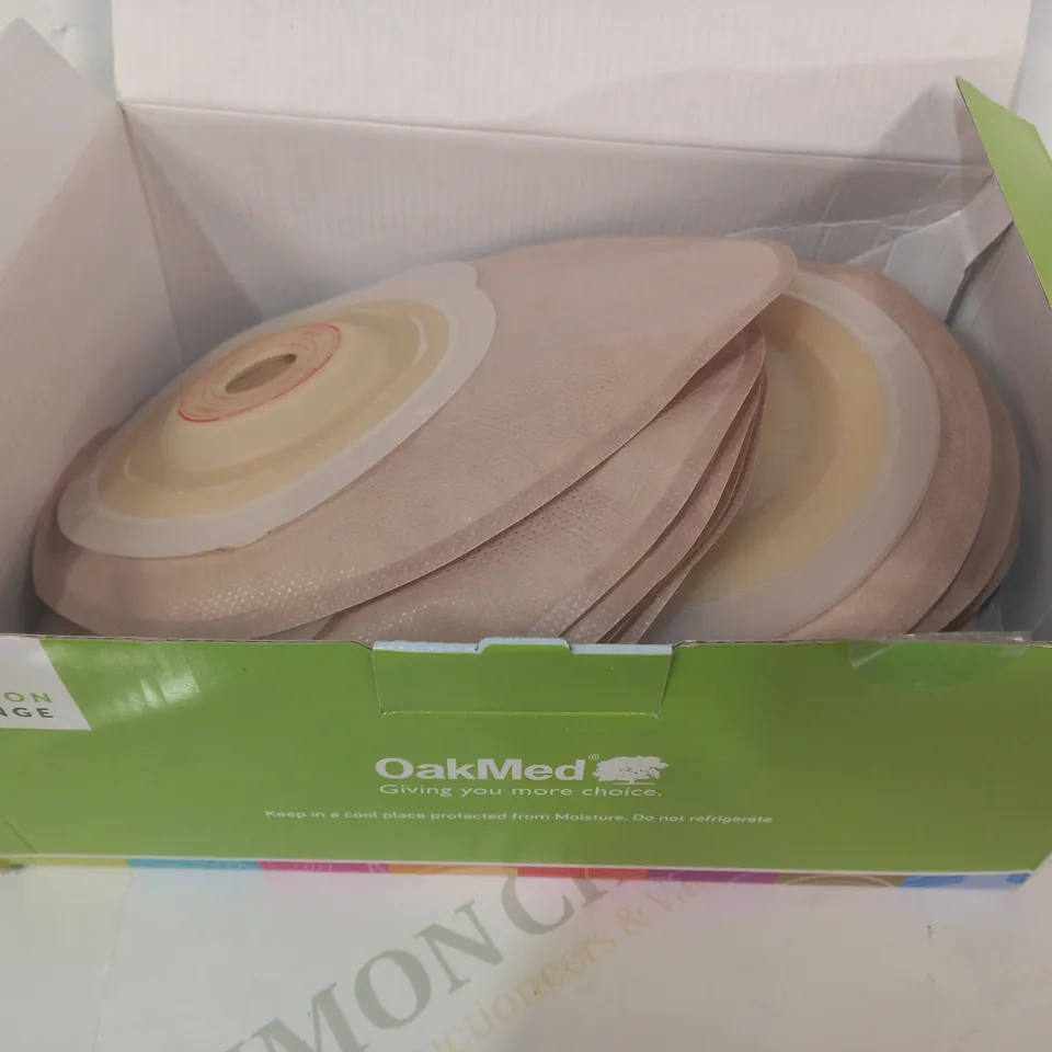 OAKMED BOX OF APPROXIMATELY 20 CLOSED STANDARD HYDROCOLLOID SOFT CONVEX ONE PIECE BAGS