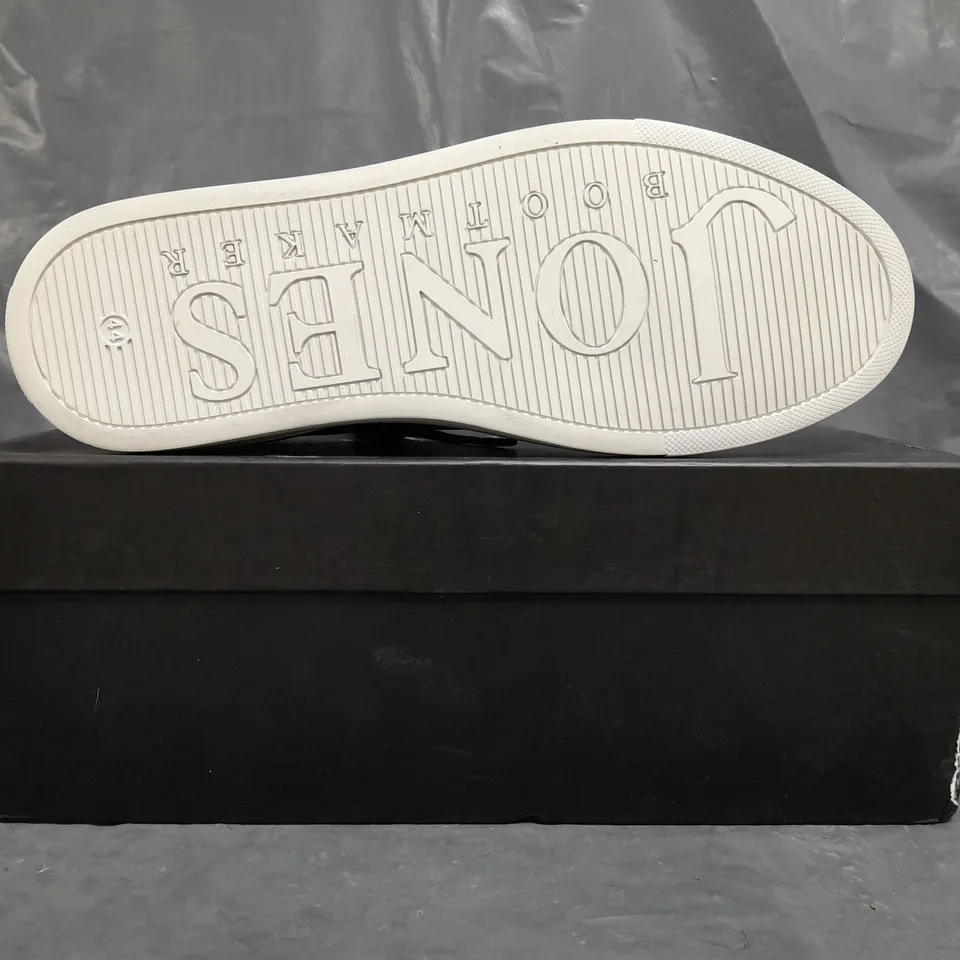 BOXED PAIR OF JONES SIMON LEATHER SHOES IN BLACK SIZE UK 10